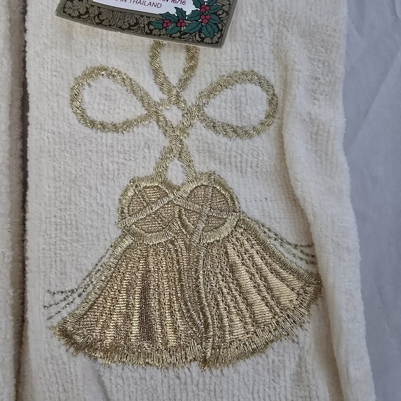VTG Christmas Holiday (2) Fringed Hand Guest Towel Bells 11" x 18" Fingertip - Picture 3 of 8
